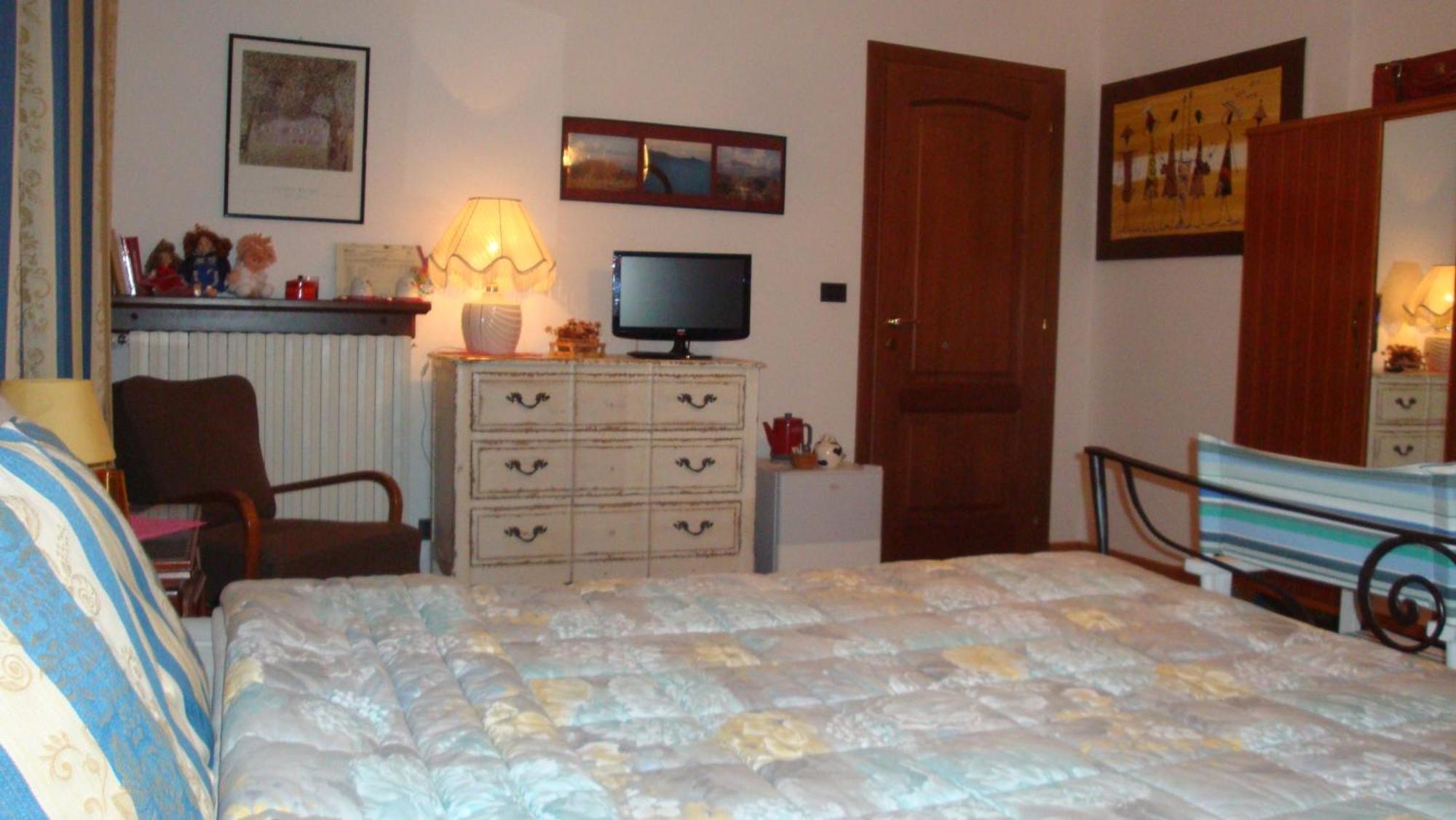 Bed and Breakfast Il Melograno Borgo San Dalmazzo Zimmer foto